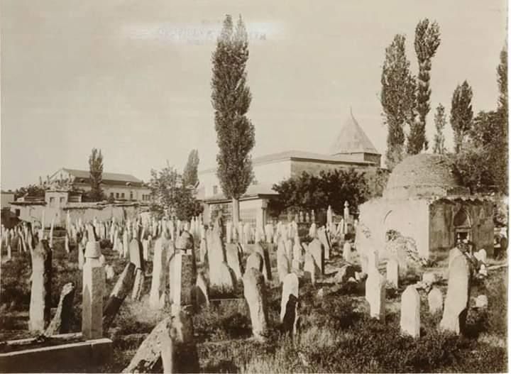 Şems Mezarlığı