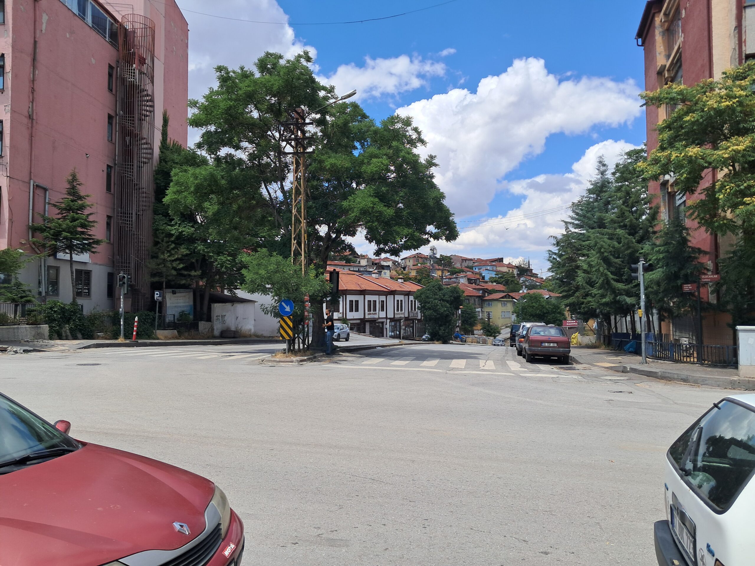 Seyfiye Medresesi Önü Meydanı
