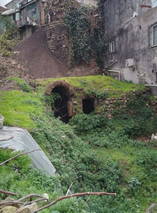 Duvar Kalıntısı, Sinan Paşa Mescidi Arkası
