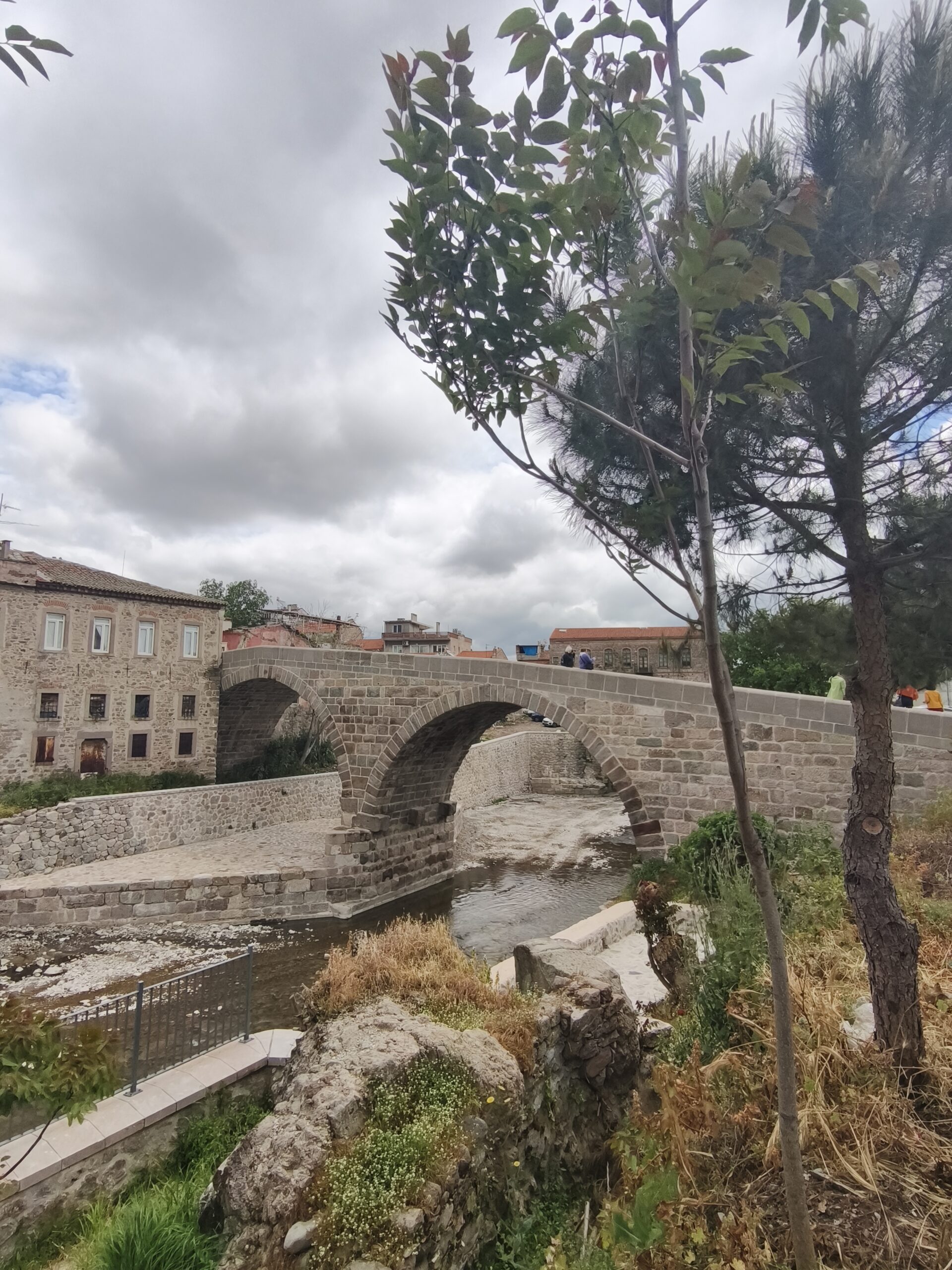 Bergama, Tabak Köprüsü