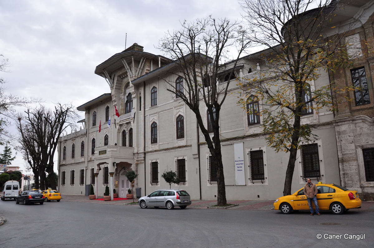 Ticaret Mektebi Binası