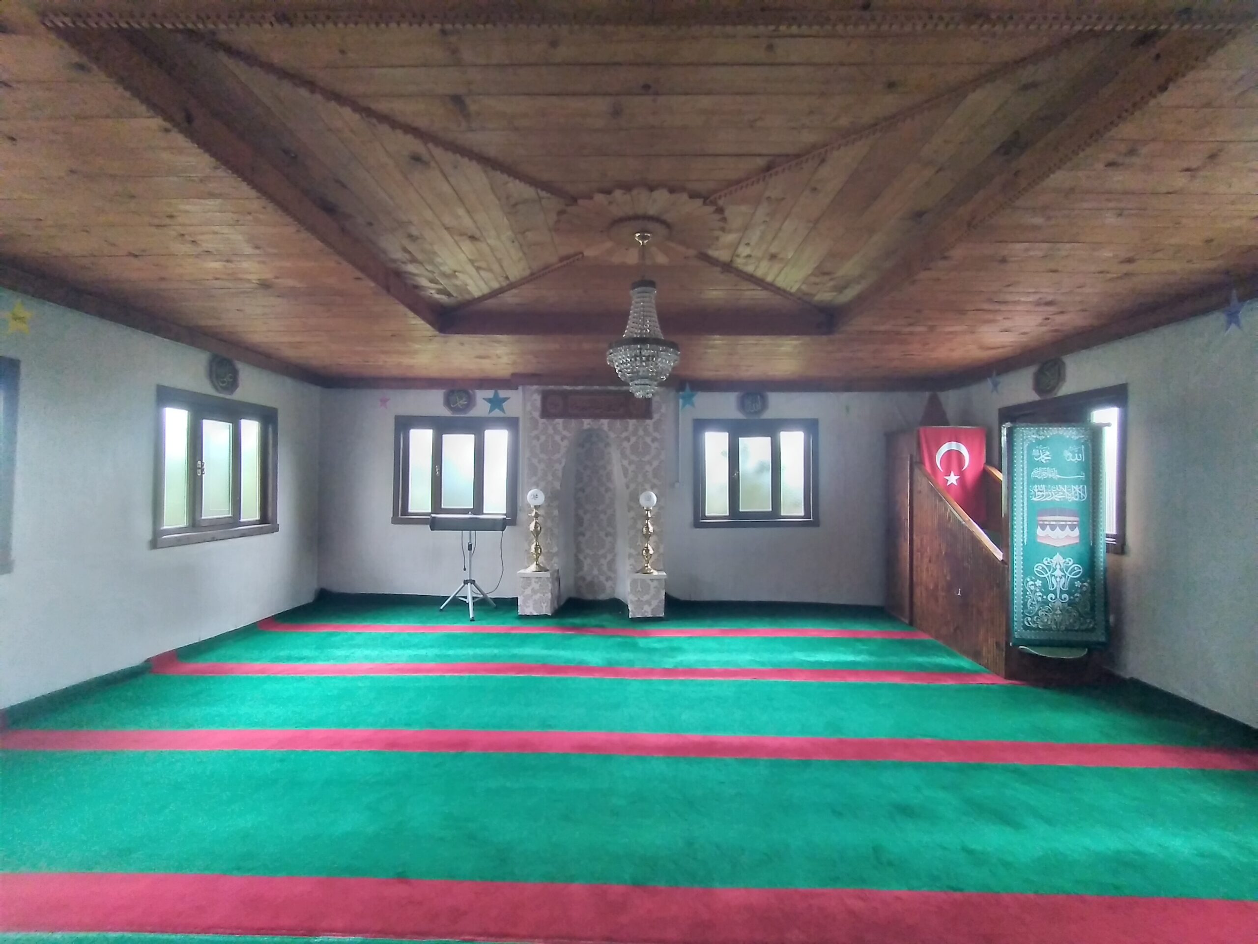 Yakaköy Camii İçi