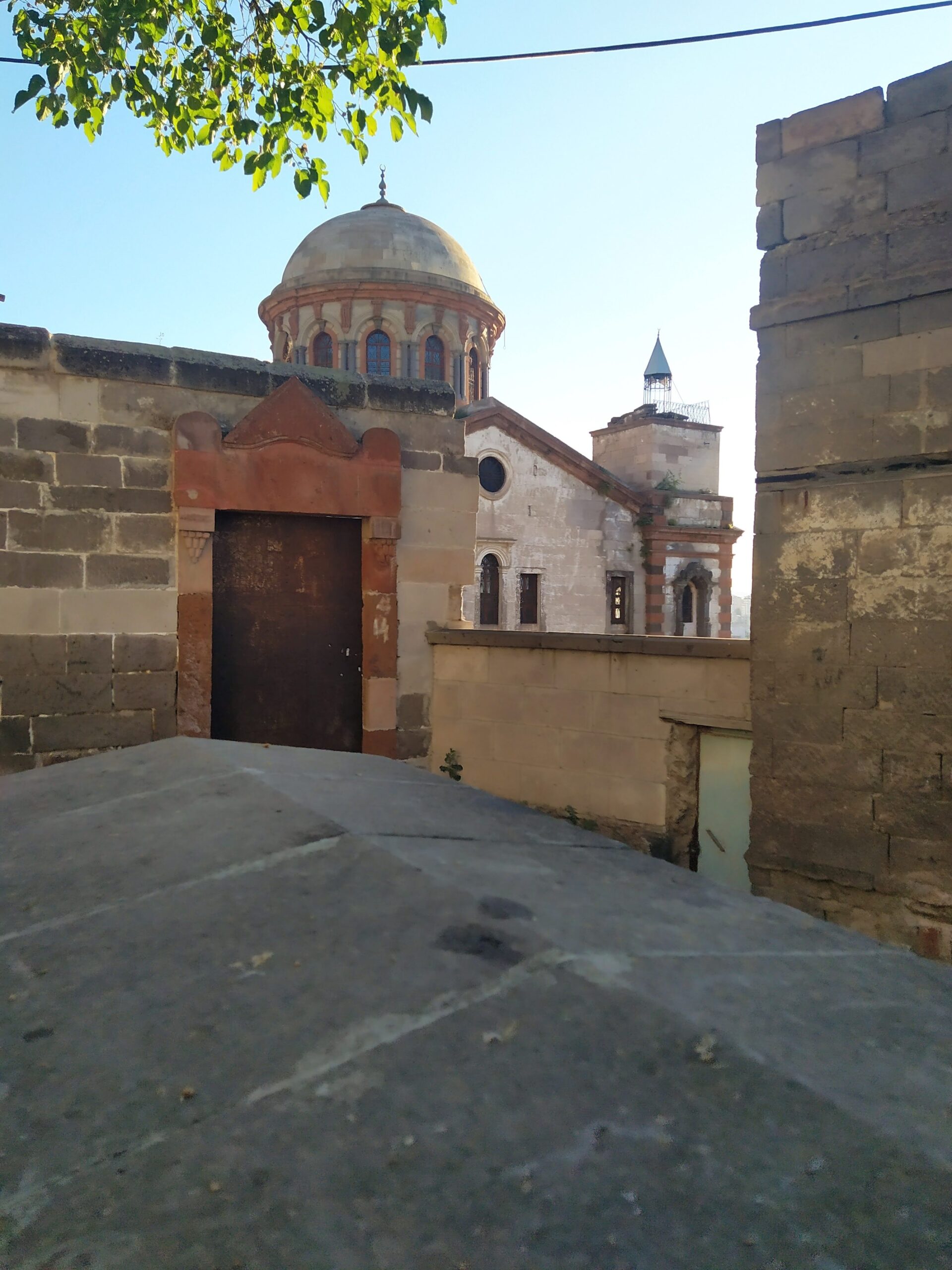 Rum Panaya Kilisesi (eski), arka cepheden