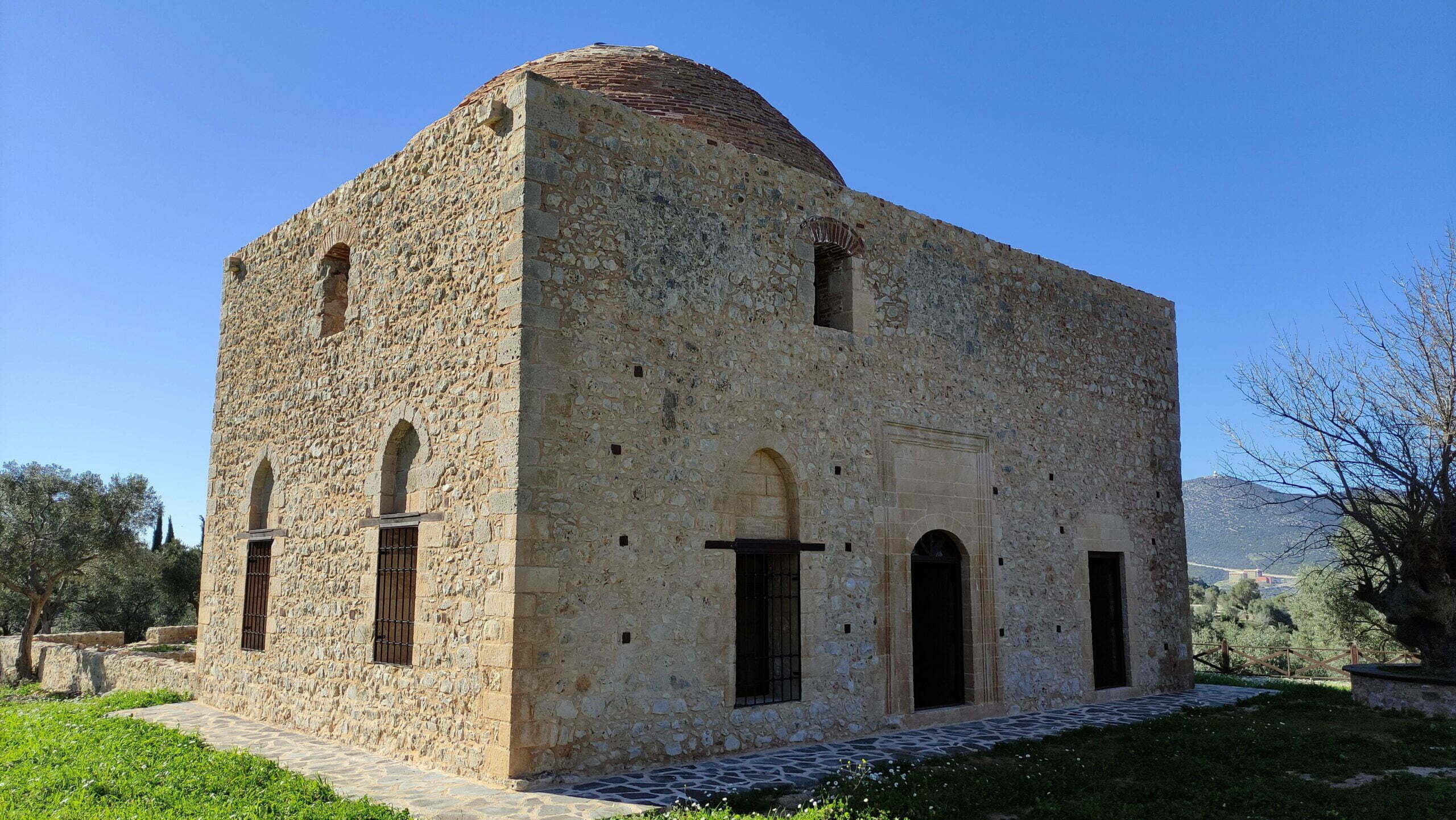 Yelli Camii, Beçin