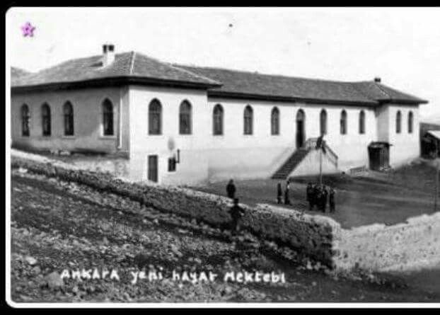 Yeni Hayat Mektebi’nin yıkılmadan önceki hali