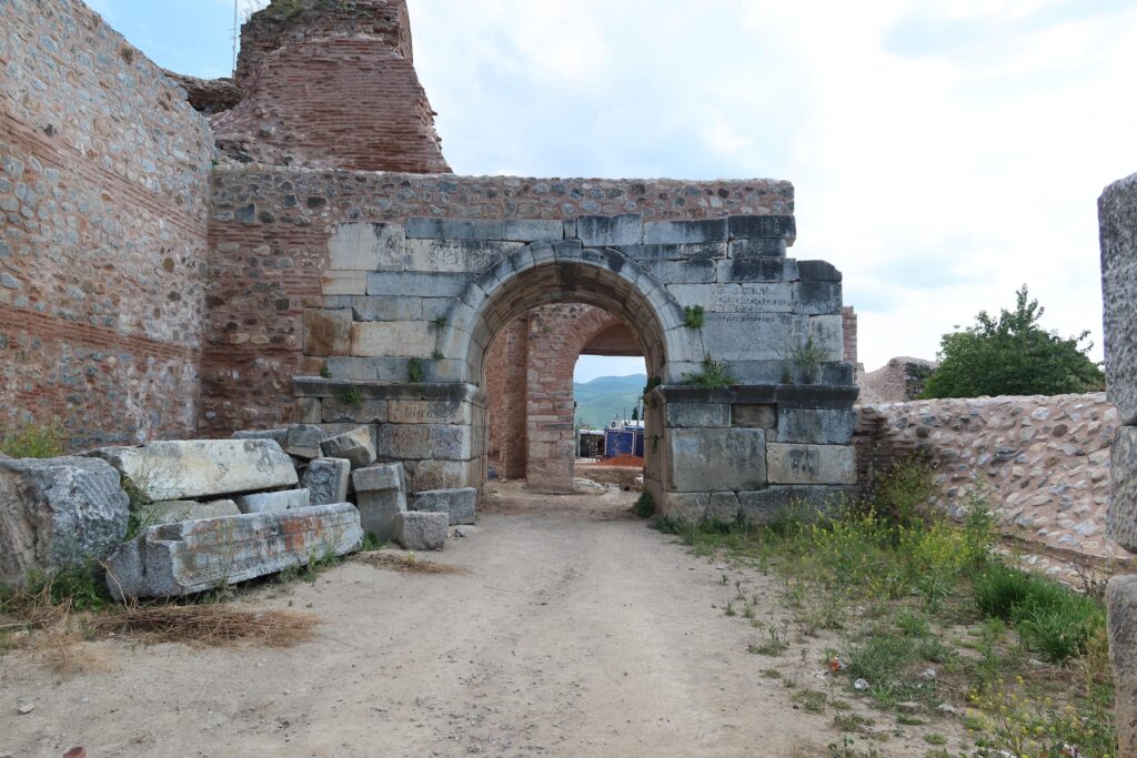 Yenişehir Kapı