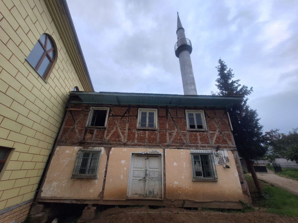 Yenivakıf Köyü Eski Cami