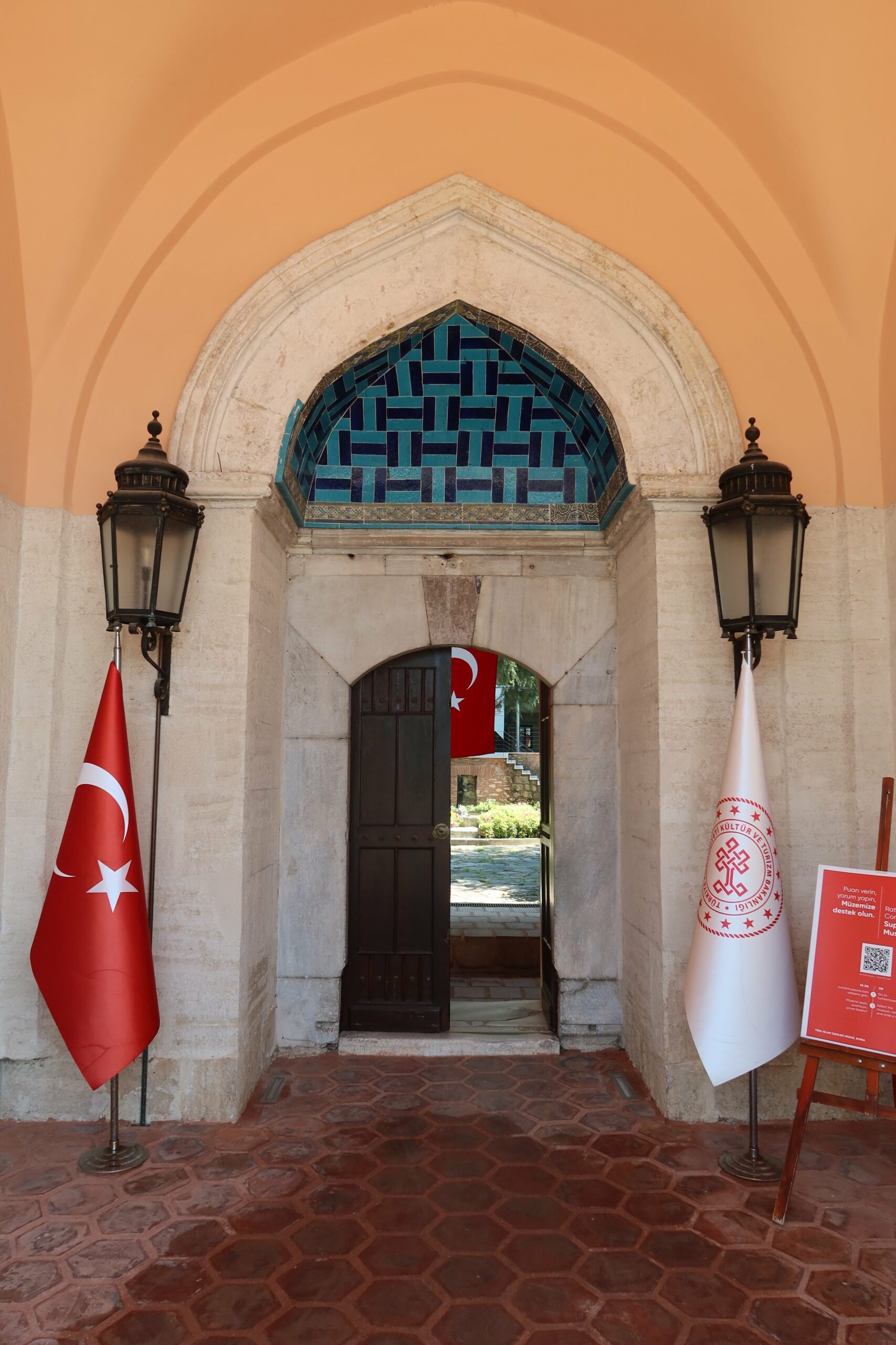 Yeşil Cami Medresesi Kapısı