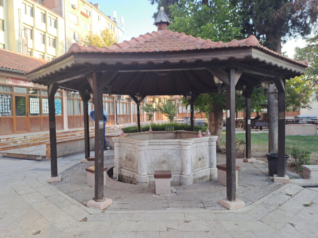 Yıldırım Camii Şadırvanı
