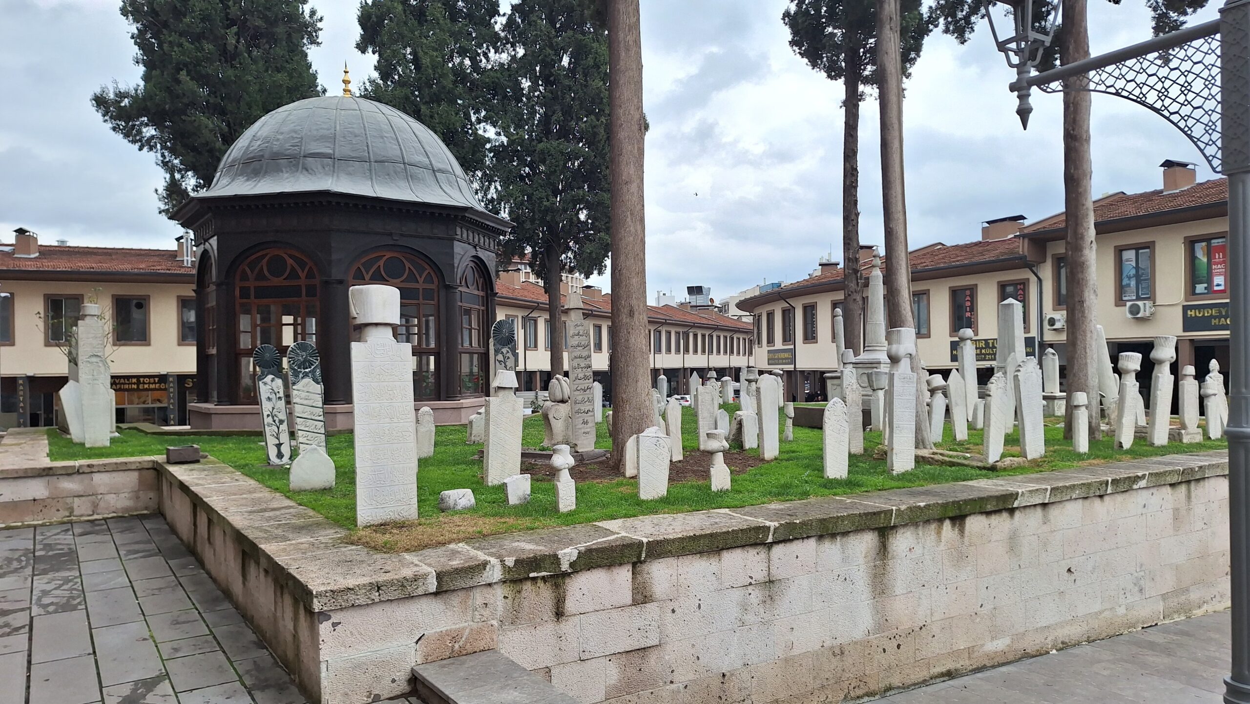 Türbe ve hazire