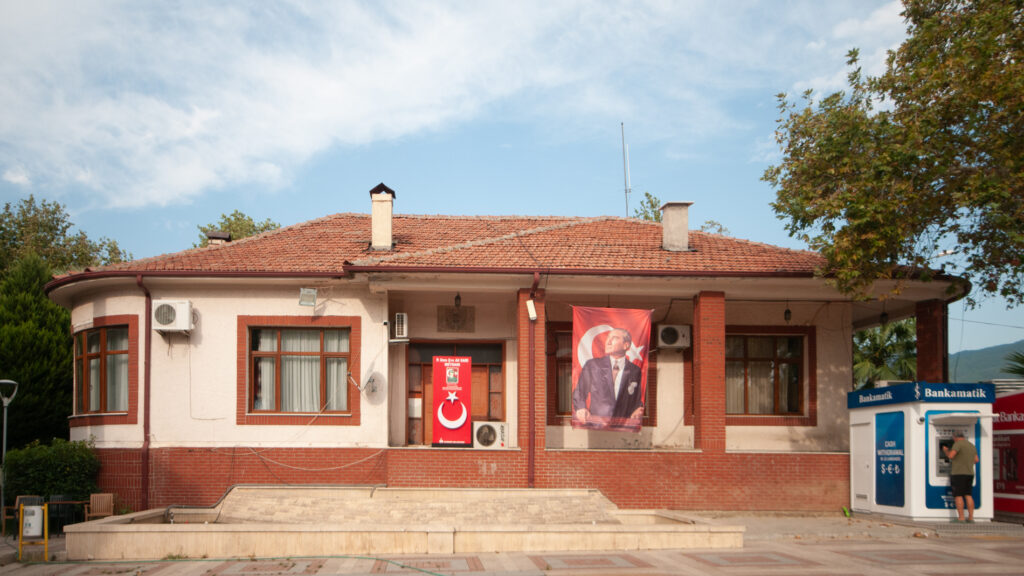 Zeytinli Köy Konağı