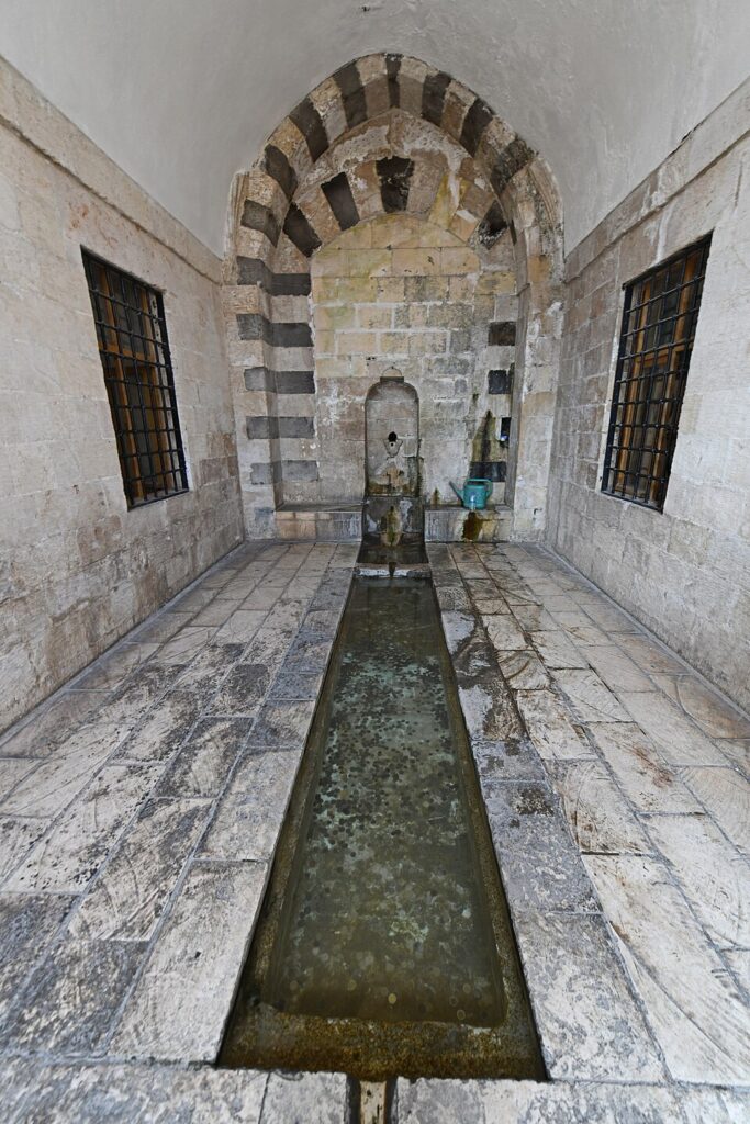 Zinciriye Çeşmesi