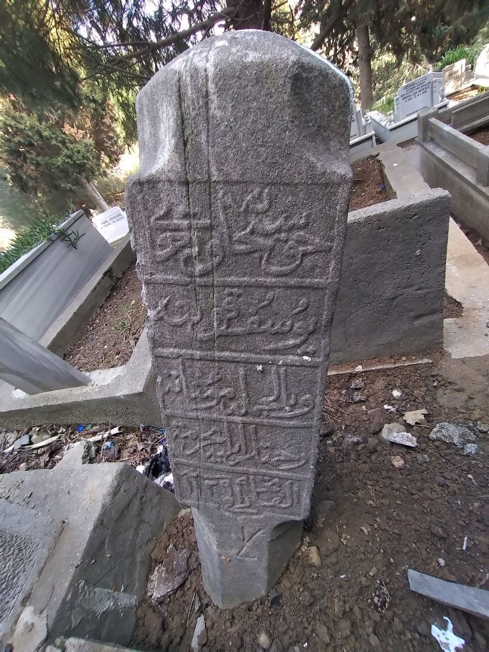 Zindanarkası Mezarlığı Yusuf Kulunun Mezar Taşı